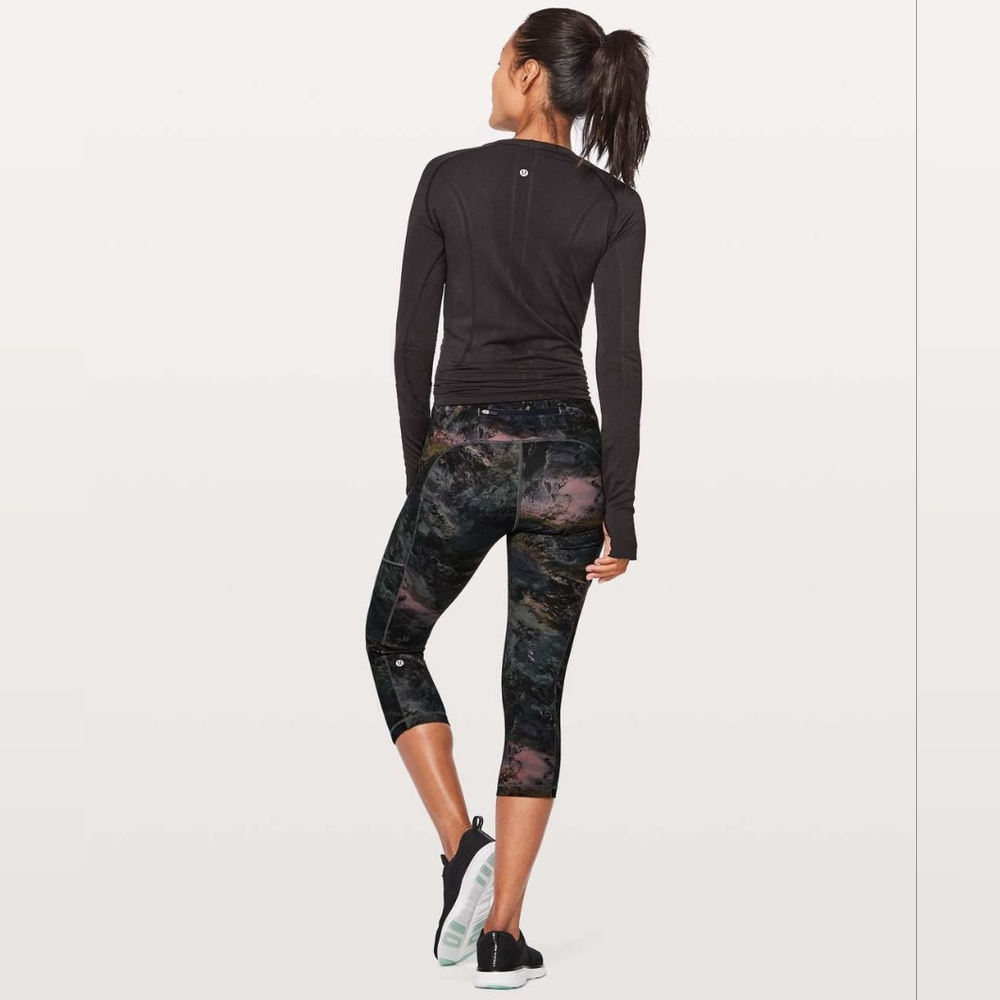 Lululemon Speed Up Crop - Picture 2 of 8